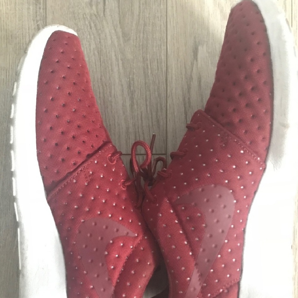 RED Nike Roshe RARE